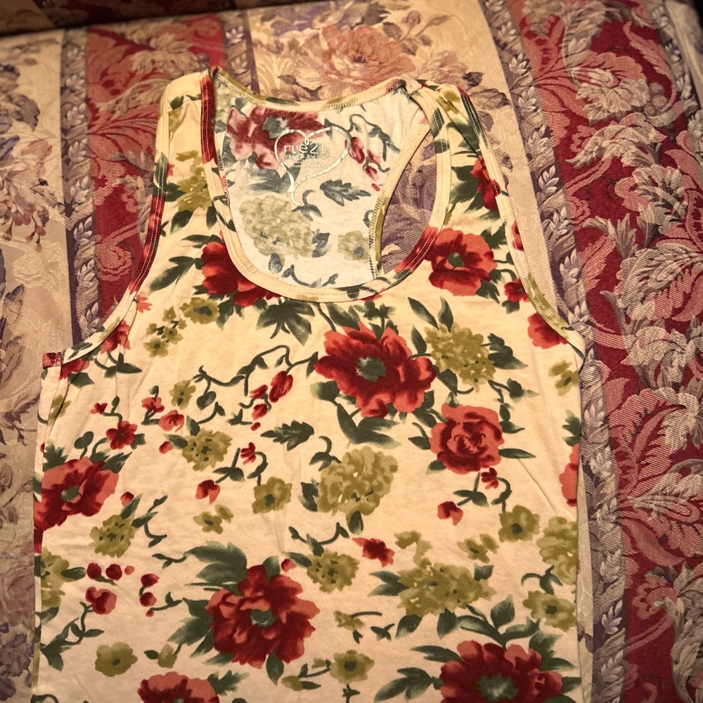 Red and Green Floral Scoop Neck Sleeveless Tank Top